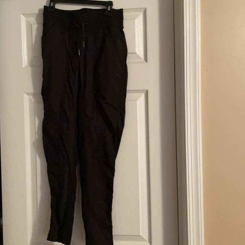 Lululemon Street to Studio Pant, unlined Black, Size 2
